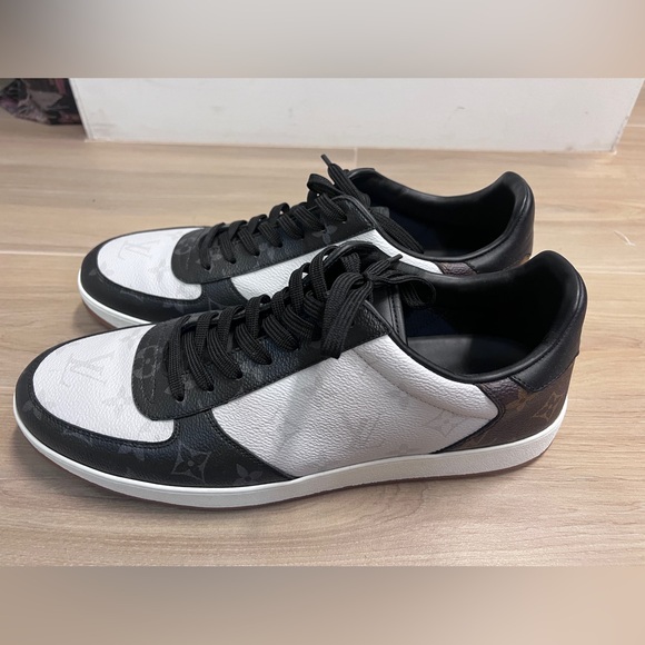 SOLD. Louis Vuitton Men’s Rivoli Sneakers - Picture 4 of 12